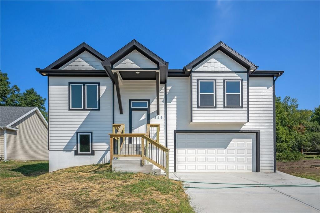 523 Hawthorne Street, Smithville, MO
