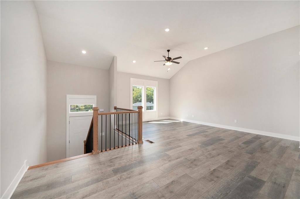 523 Hawthorne Street — photo 5