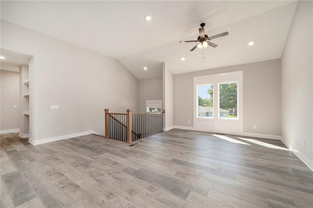 523 Hawthorne Street — photo 6