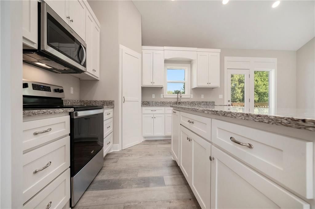 523 Hawthorne Street — photo 8