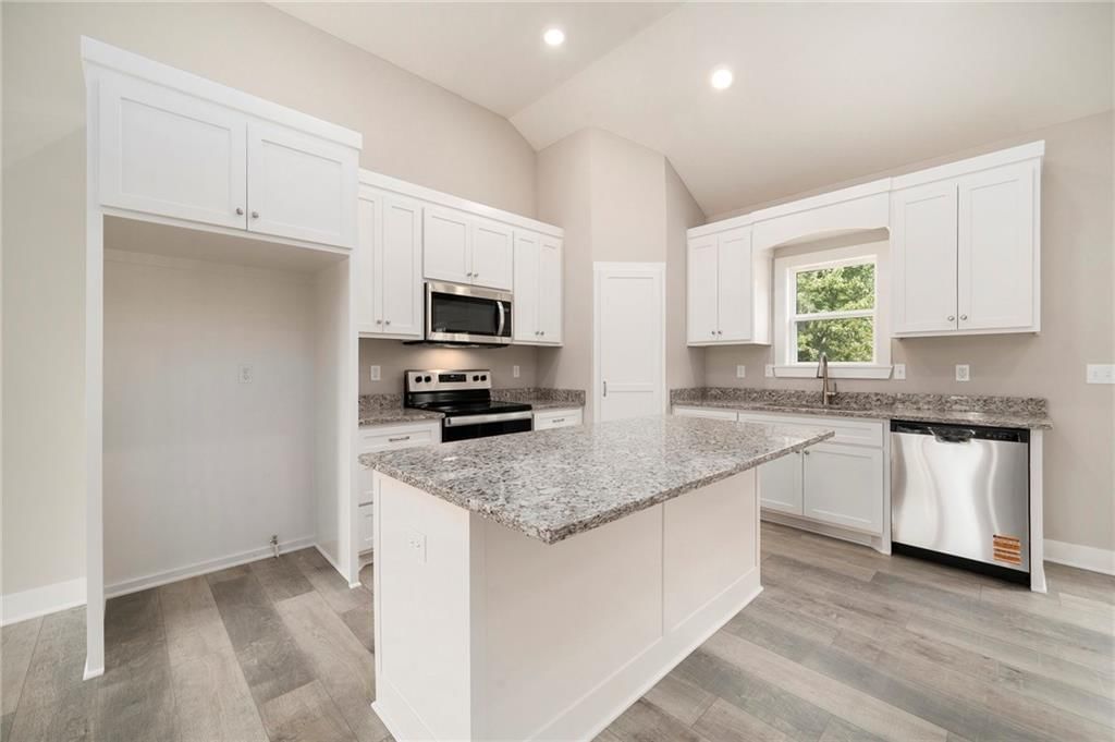 523 Hawthorne Street — photo 9