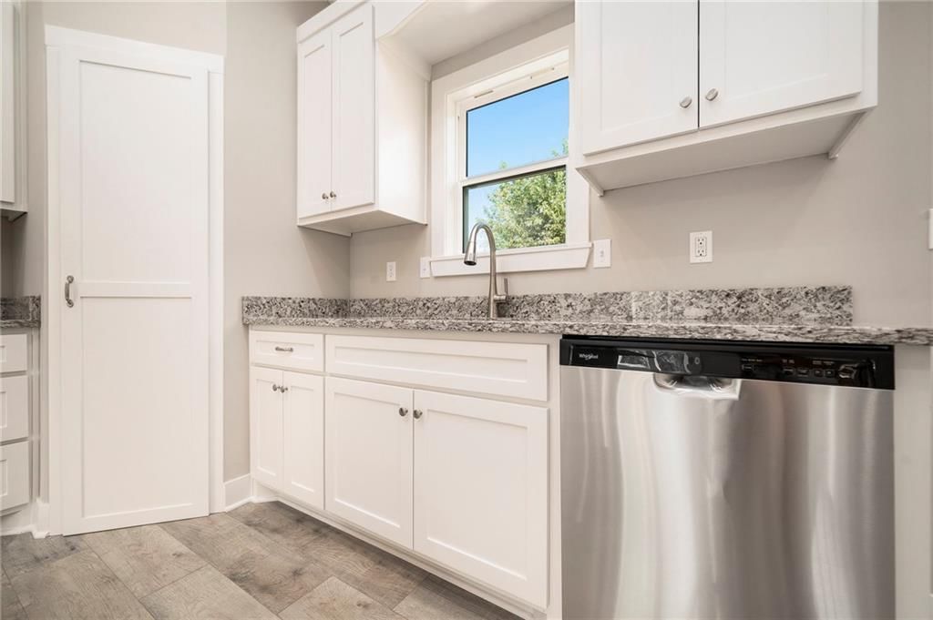 523 Hawthorne Street — photo 10
