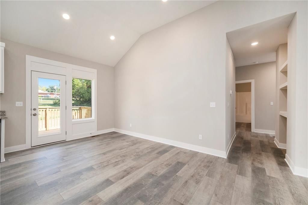 523 Hawthorne Street — photo 11