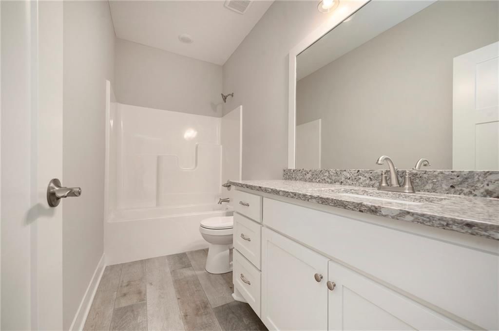 523 Hawthorne Street — photo 19