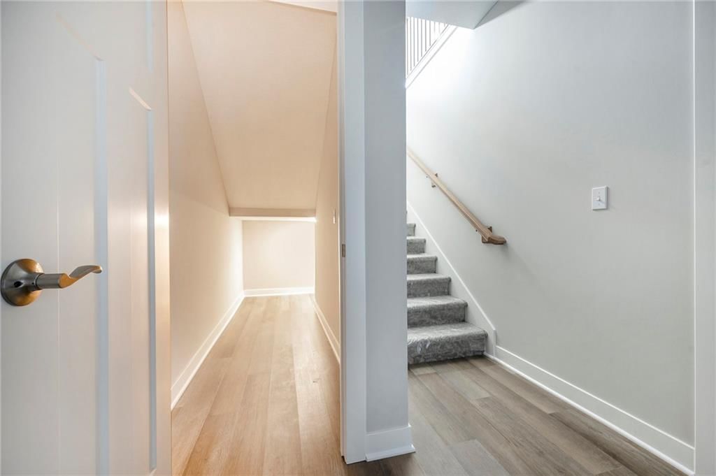 523 Hawthorne Street — photo 21