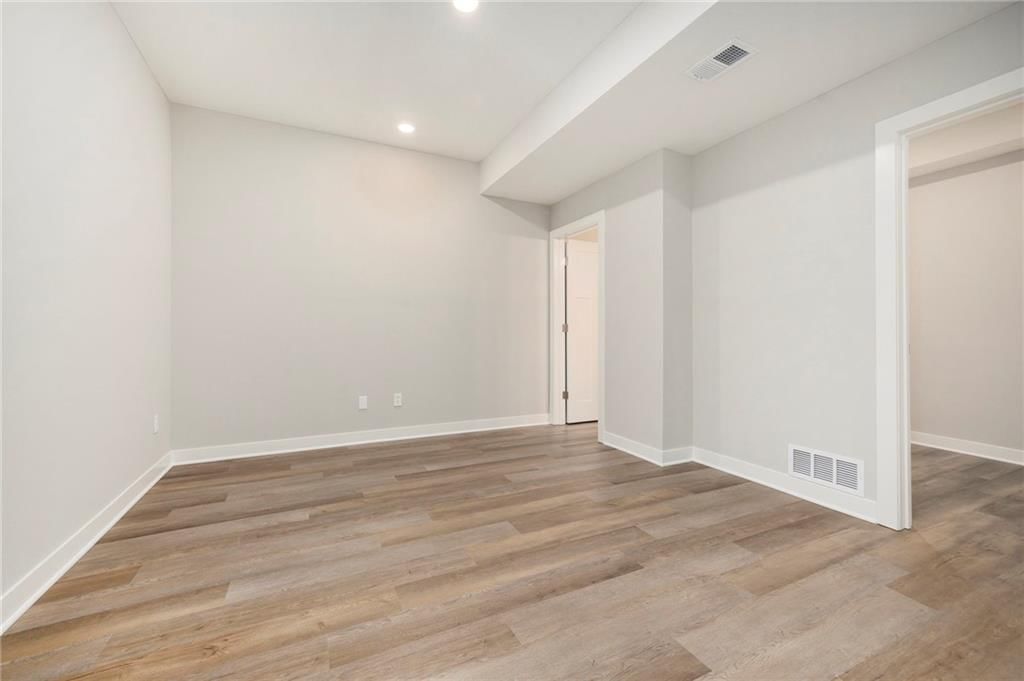 523 Hawthorne Street — photo 22