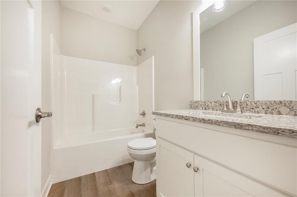 523 Hawthorne Street — photo 24