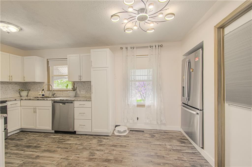 Photo 9 of 28 - 435 NE 41st Terrace