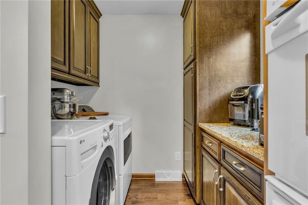 126 Rohrer Heights Drive — photo 33