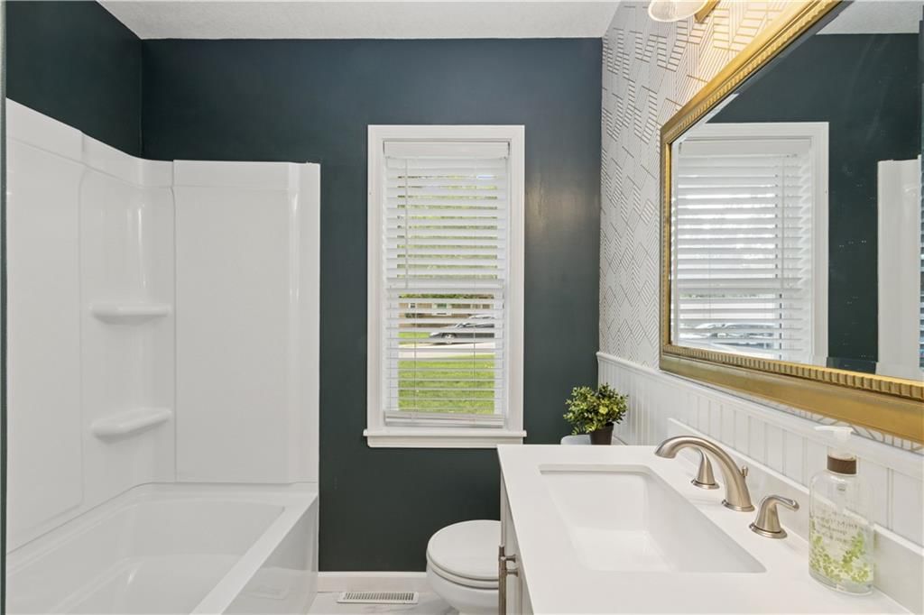 4211 E 115TH Street — photo 13