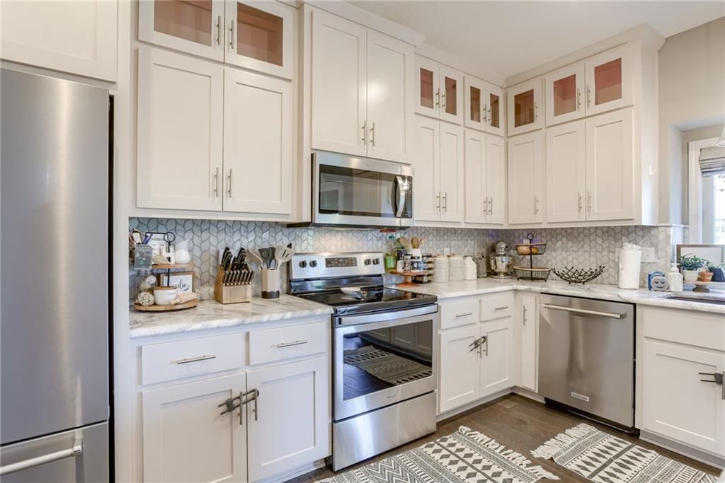 Photo 7 of 49 - 8721 N Mersington Avenue