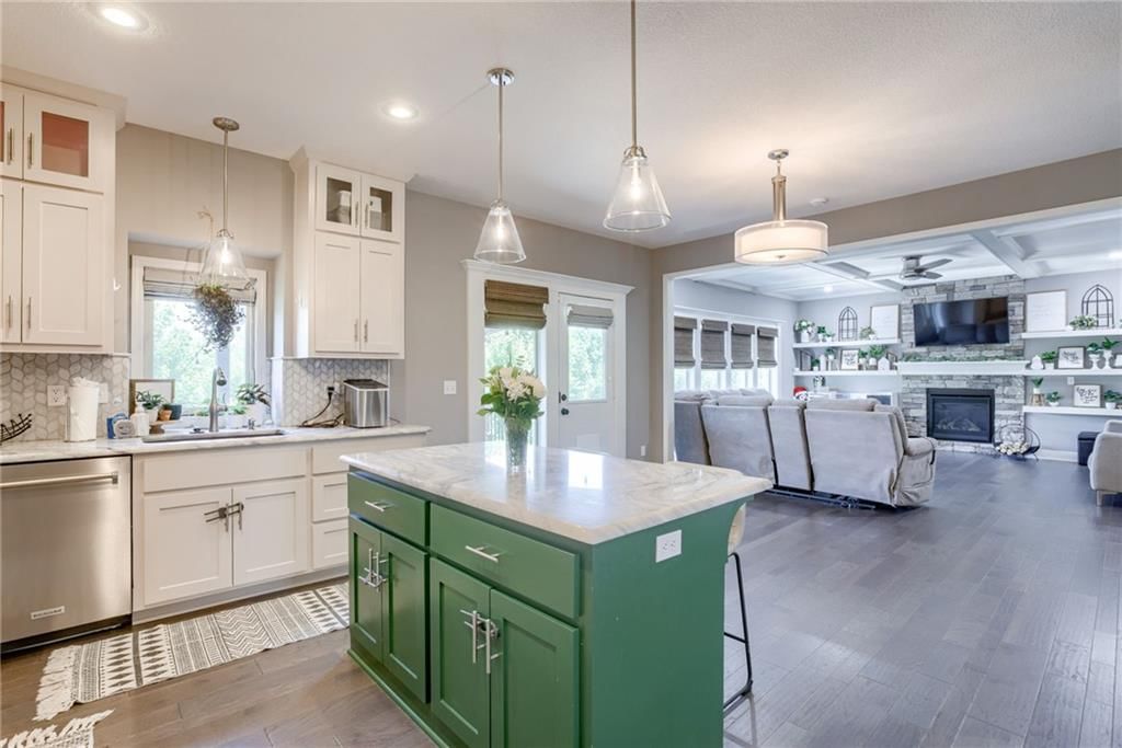 Photo 9 of 49 - 8721 N Mersington Avenue