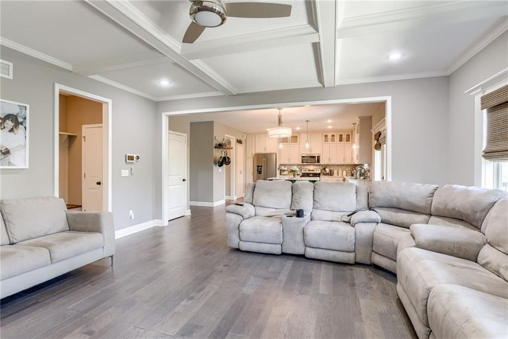 Photo 15 of 49 - 8721 N Mersington Avenue