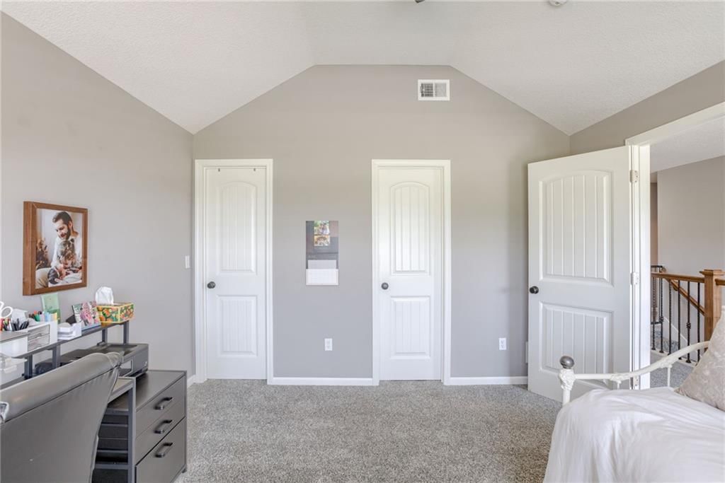 Photo 31 of 49 - 8721 N Mersington Avenue