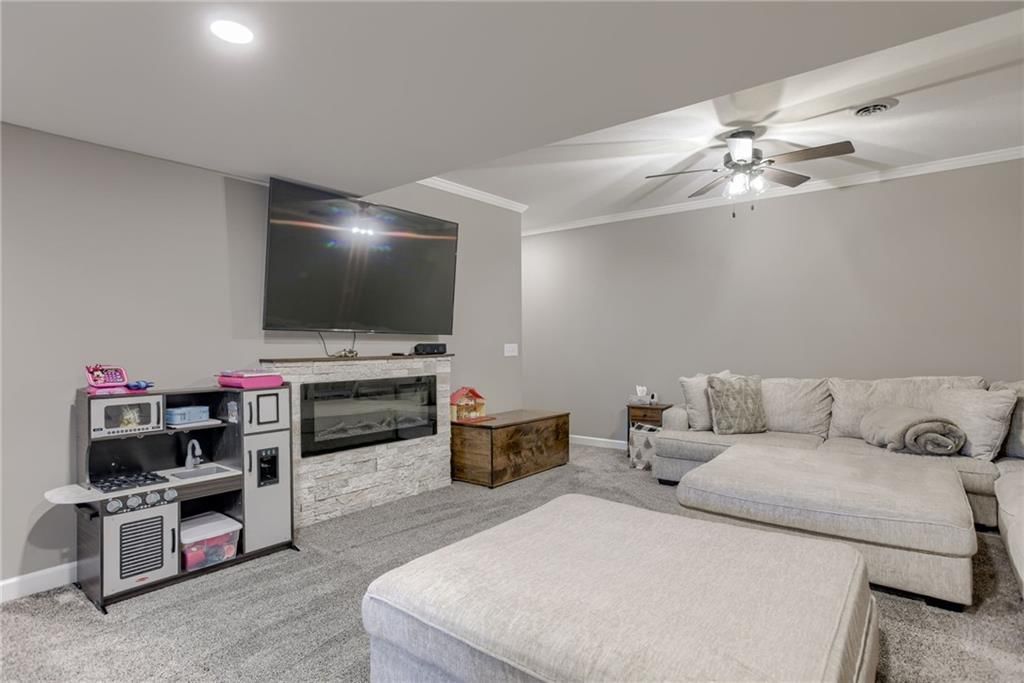 Photo 36 of 49 - 8721 N Mersington Avenue