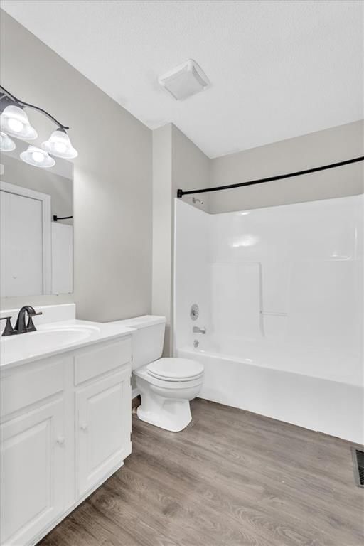 Photo 9 of 23 - 19101 E 12th Terrace Court N