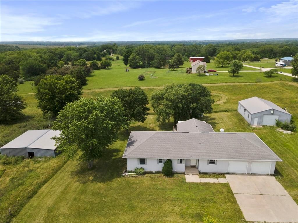 Photo 4 of 22 - 12 SW 365th Road