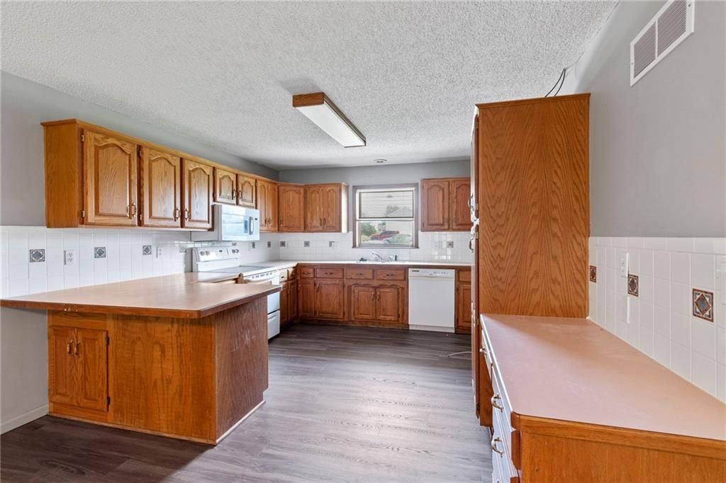 Photo 8 of 22 - 12 SW 365th Road