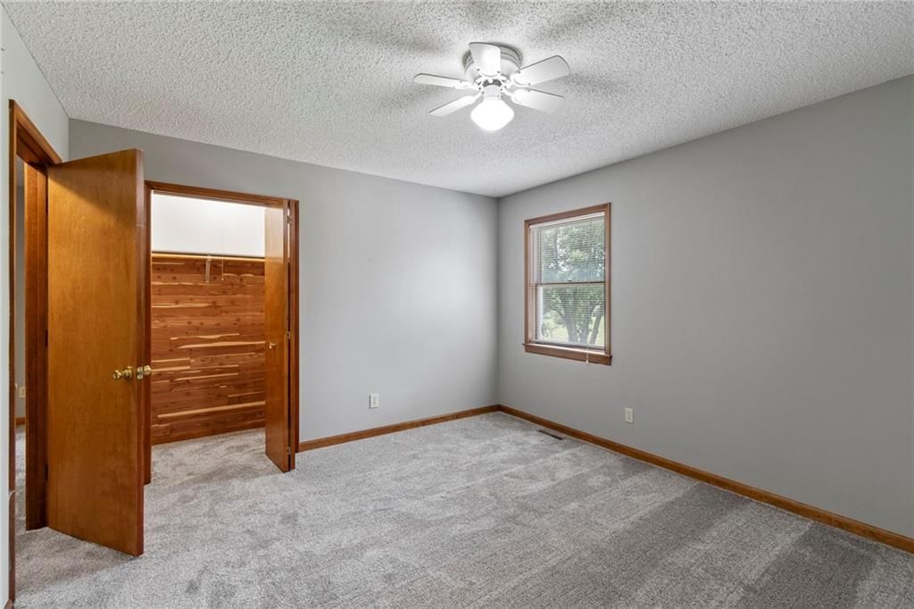 Photo 9 of 22 - 12 SW 365th Road