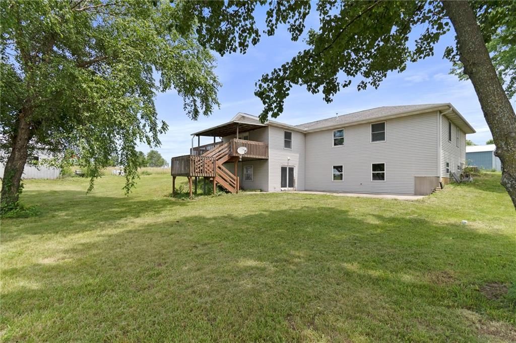Photo 18 of 22 - 12 SW 365th Road