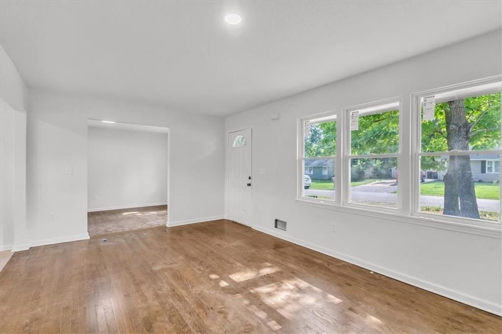12926 Virginia Avenue — photo 5