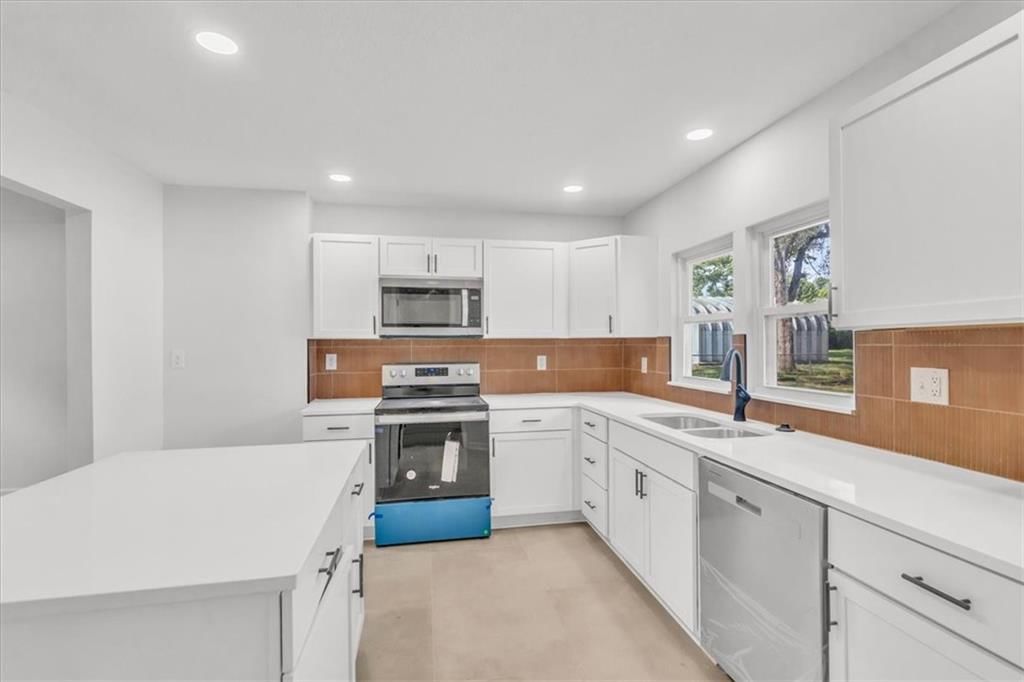 12926 Virginia Avenue — photo 7