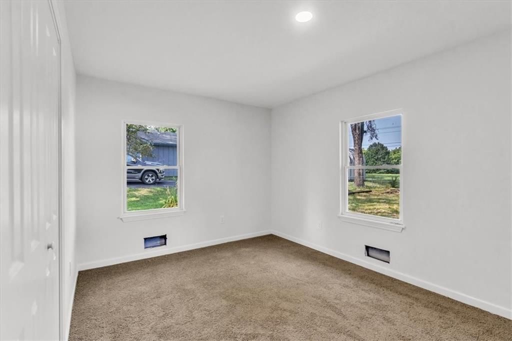 12926 Virginia Avenue — photo 11
