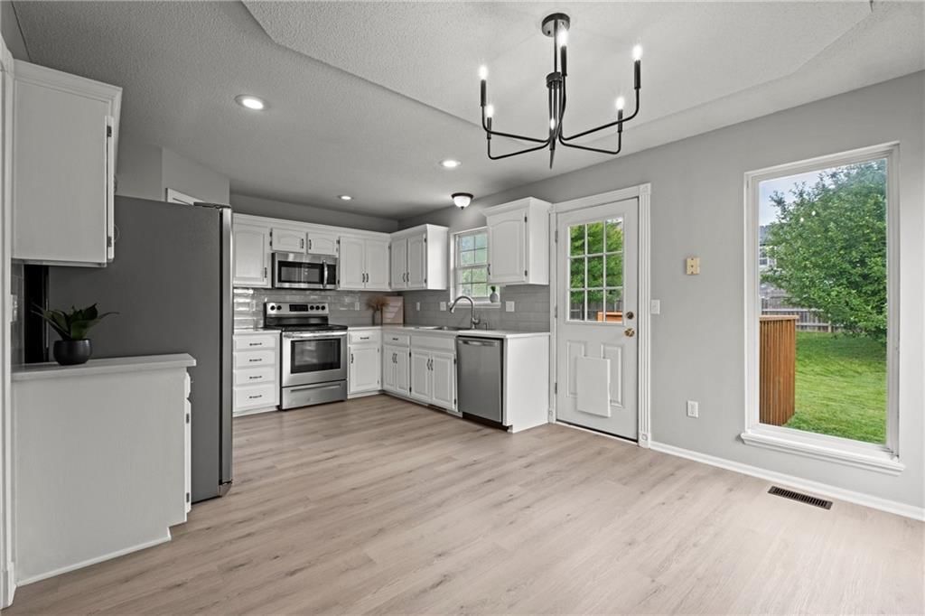 11231 N Madison Avenue — photo 10