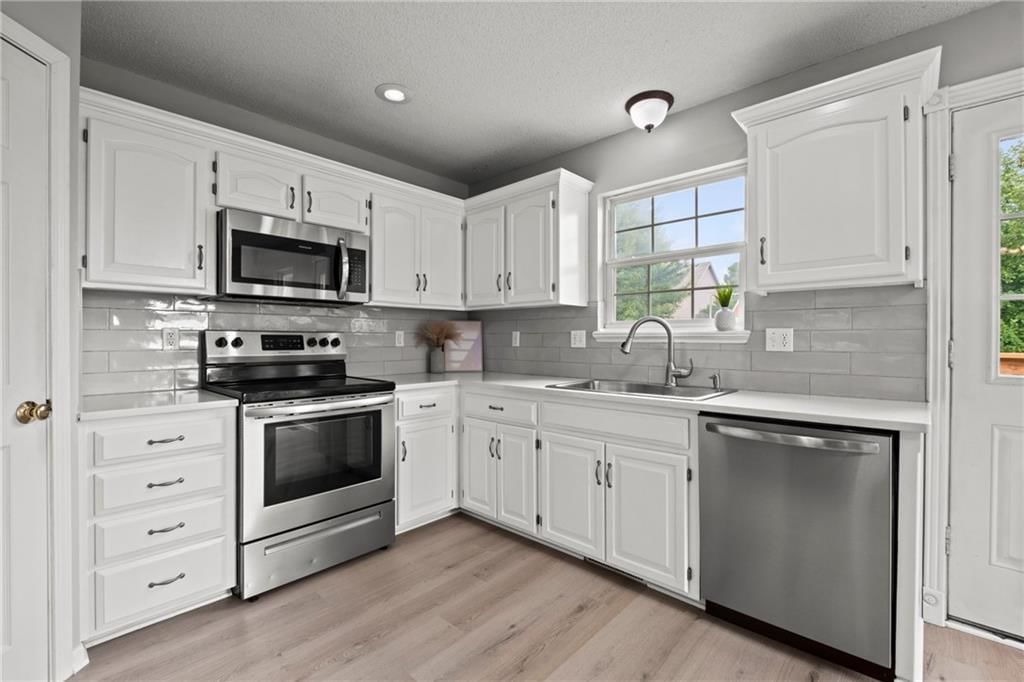 11231 N Madison Avenue — photo 12