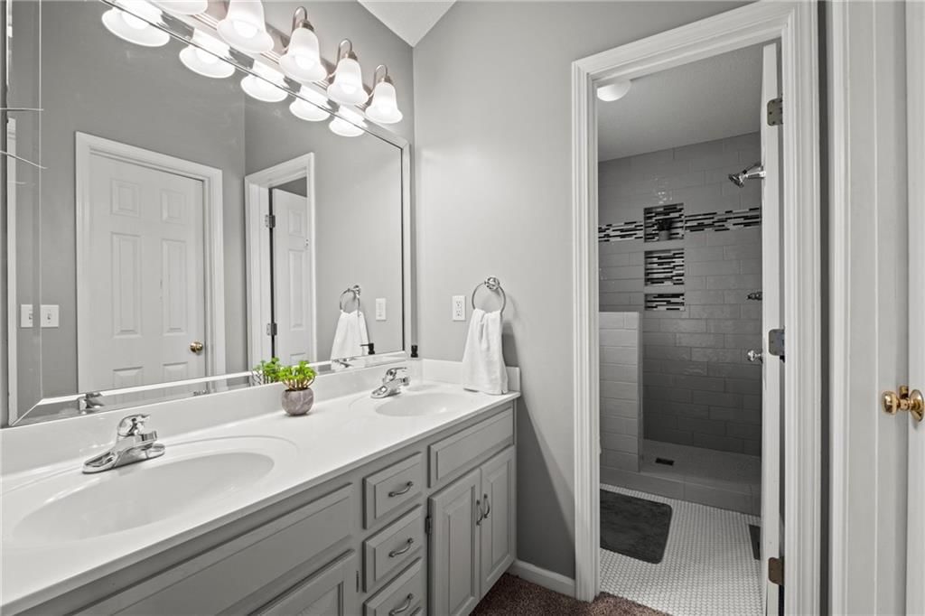 11231 N Madison Avenue — photo 16