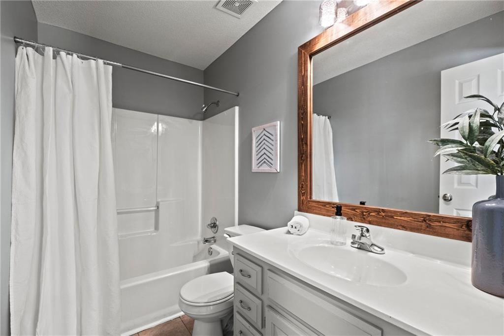 11231 N Madison Avenue — photo 19