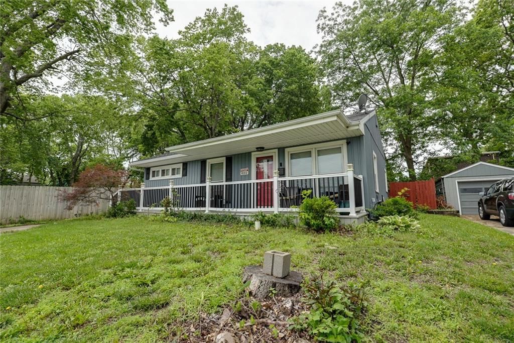 822 S Noland Road — photo 2