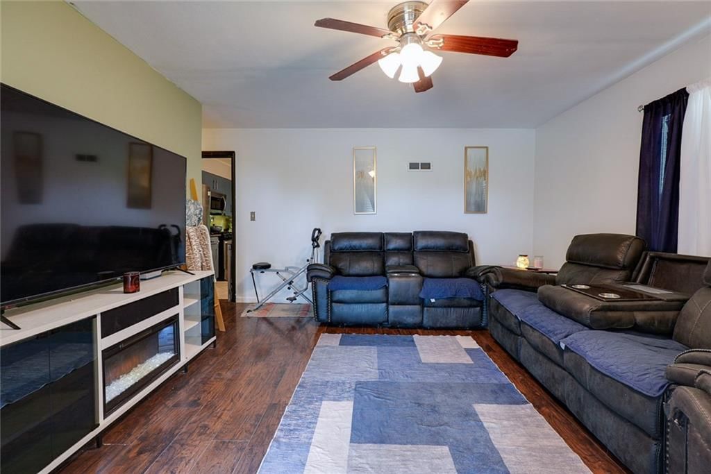 822 S Noland Road — photo 4