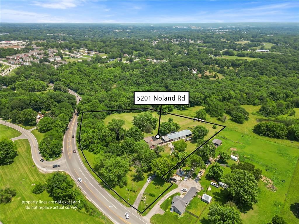 Photo 5 of 47 - 5201 Noland Road
