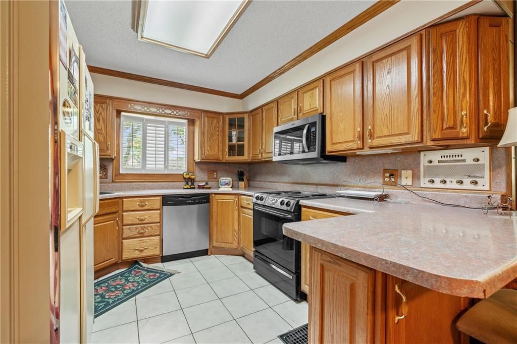 Photo 11 of 47 - 5201 Noland Road