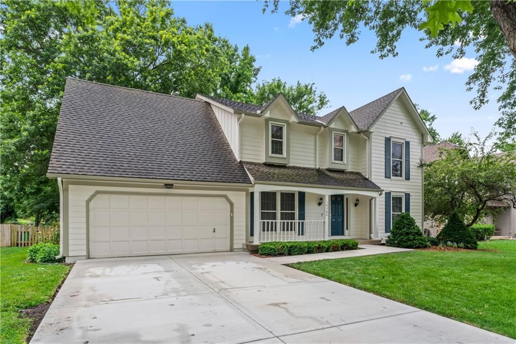 16362 W Briarwood Court — photo 1