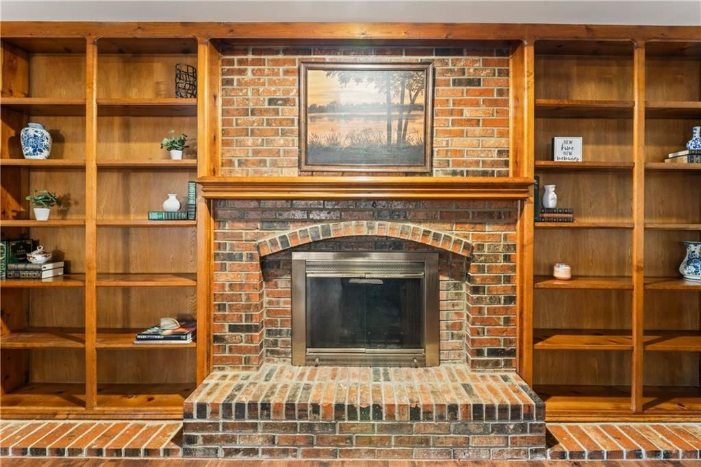 16362 W Briarwood Court — photo 7