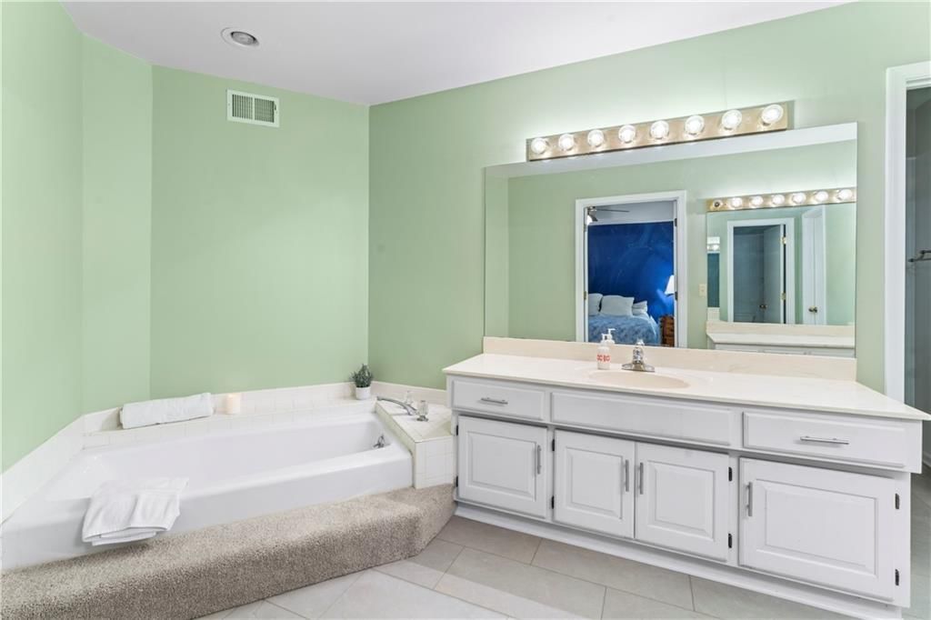 16362 W Briarwood Court — photo 31