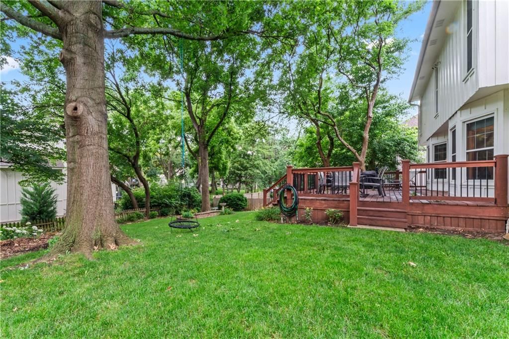 16362 W Briarwood Court — photo 50