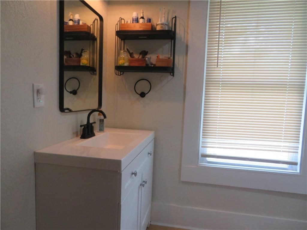 205 W Wea Street — photo 19