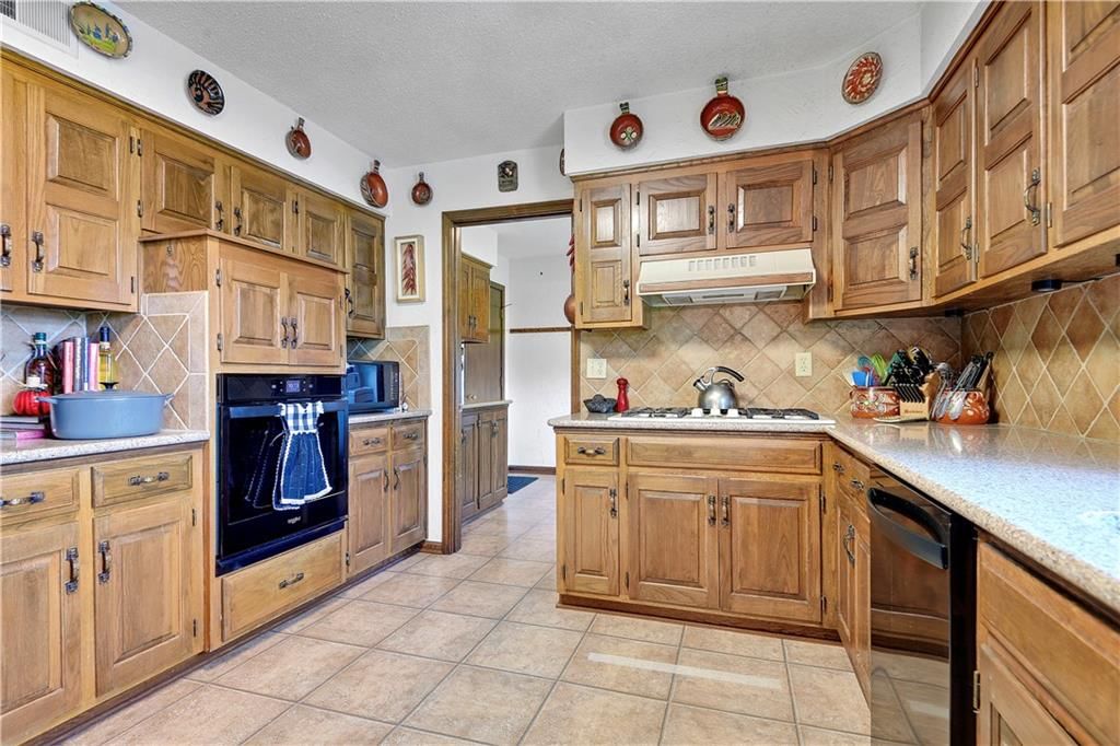 11814 W 149th Street — photo 14