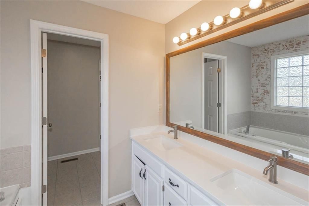 7503 N LEWIS Avenue — photo 18