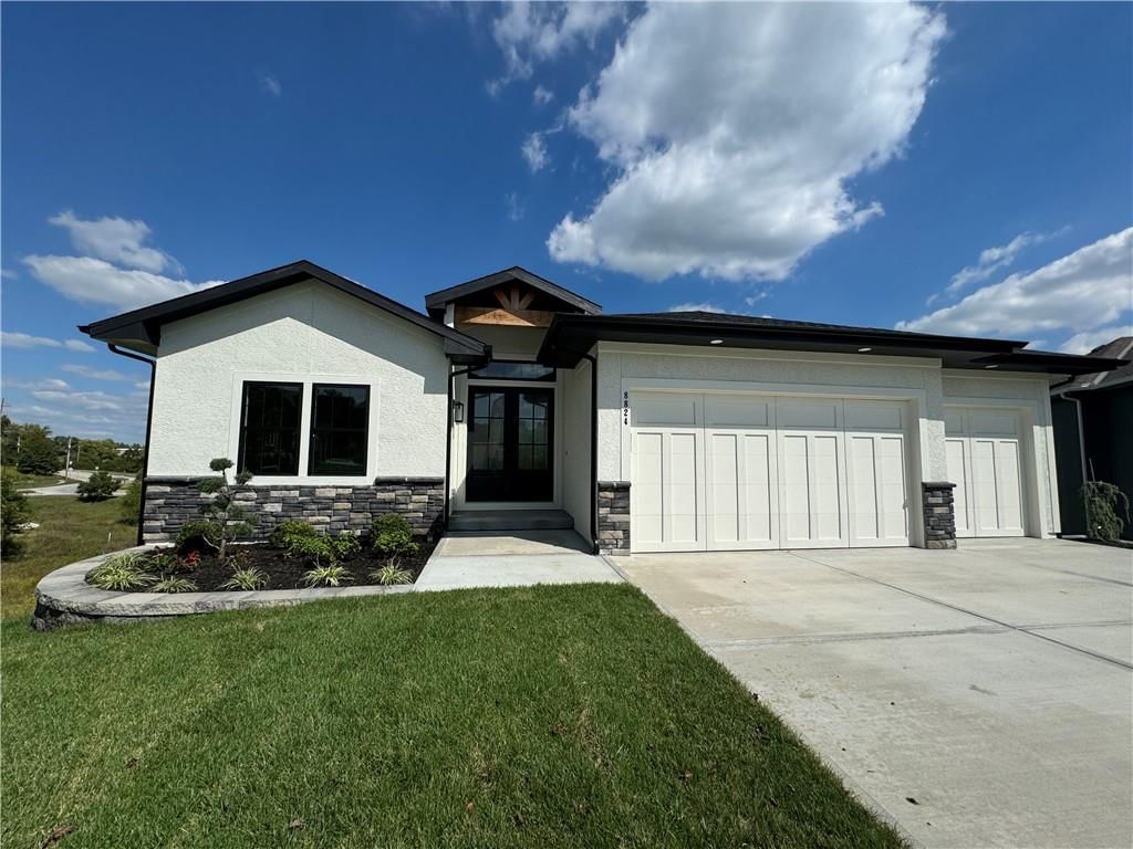 22384 W 89th Terrace, Lenexa, KS