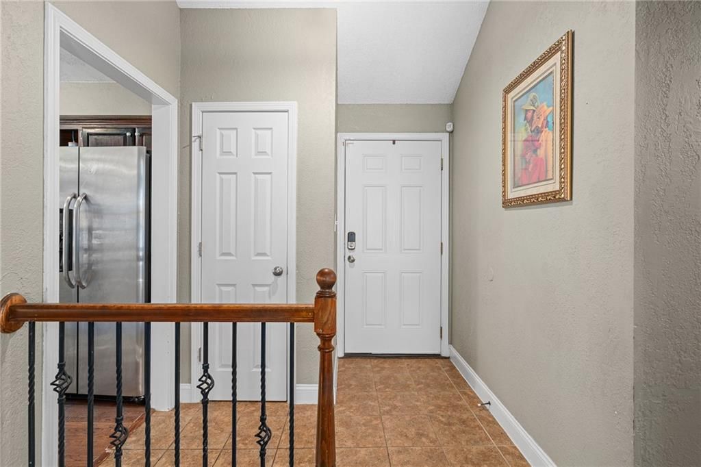 11926 SYCAMORE Avenue — photo 6