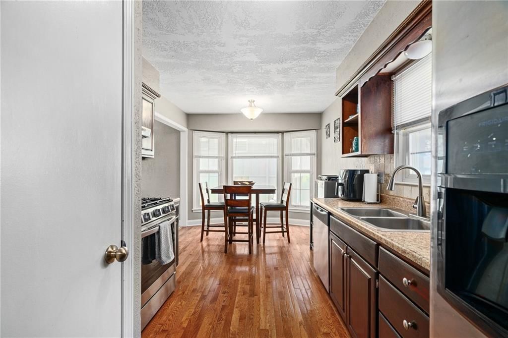 11926 SYCAMORE Avenue — photo 14