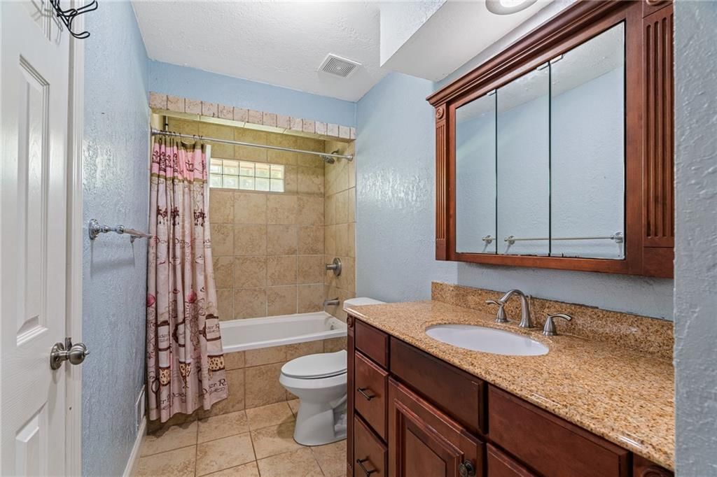11926 SYCAMORE Avenue — photo 24