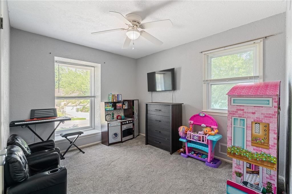 11926 SYCAMORE Avenue — photo 26