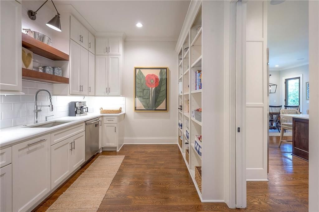 9001 Lee Boulevard — photo 15