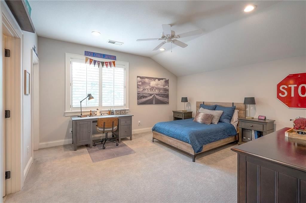 9001 Lee Boulevard — photo 27