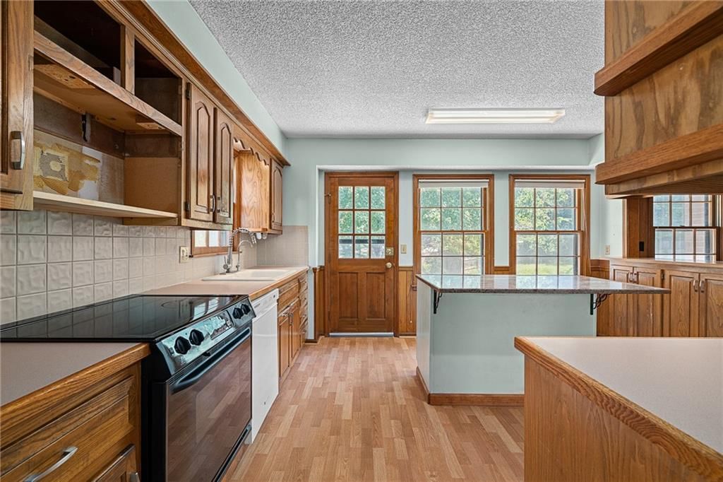 11163 Eby Street — photo 12